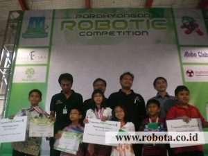 Juara 1 Lomba Robot Parahyangan Robotic Competition
